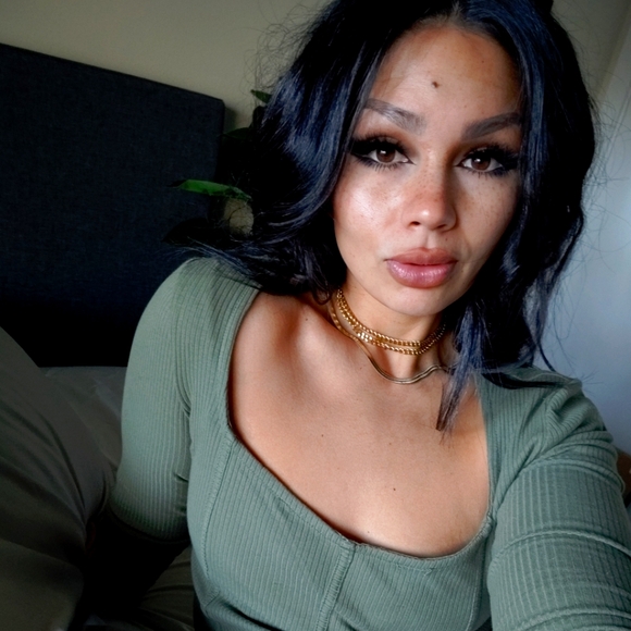 Meet your Posher, Leah - Picture 1 of 1